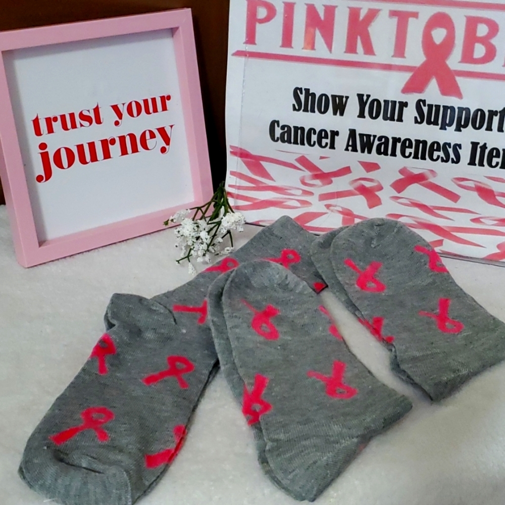 Ladies Socks (Cancer Awareness) - $5 NWT